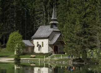 El Nombre sobre todo nombre