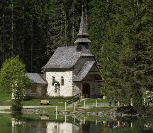 El Nombre sobre todo nombre